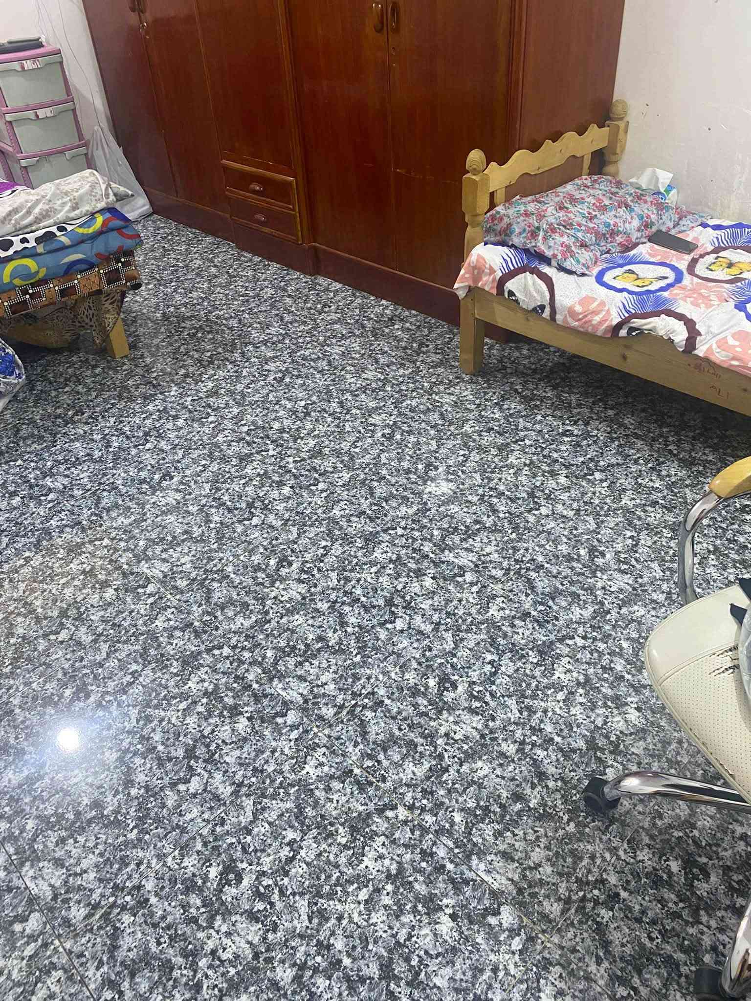 🏠 بيت للبيع – 110 متر

📍 الموقع: الفرع العيساوي، خلف بانزينخانة الشموس، يبعد عن الشارع العام حوالي 100 متر.

🏡 الطابق الأول:
• غرفة نوم
• صالة
• استقبال
• مطبخ

🏠 الطابق الثاني:
• غرفتان نوم

📞 للاستفسار والتواصل:
***********
***********
واتساب متوفر على الأرقام أعلاه.

🏢 مكتب المحيط لبيع وشراء العقار – الديوانية
