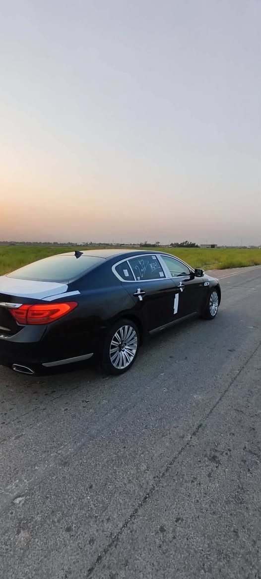 ابيع فقط بموعد او قصط مقدمه 65 ورقه سعر النقد 140 ورقه 

السلام عليكم كيا كوريس K9 2017 وارد كوري بدون حادث 

بيها قطعتين صبغ وبيها قطعتين كلير بجم كبس بدون ايرباك

فئه ثانيه السيارا كلش جديده ماشيه 164 km  تبريد ثلج 

مواصفات فول الفول vip عده الفتحه كير طياره 8 نمر مكفول

محرك 4000 V6 مكفول تخم تاير جديد ميكانيك جديد ترايها 

كلش حلو رقم بغداد الجديد بئسمي مكان السيارا بغداد 

ابيع فقط بموعد مقدمه 65 ورقه والباقي بموعد  حسب الاتفاق

فقط من سكنه بغداد استلام فوري للستفسار ***********
