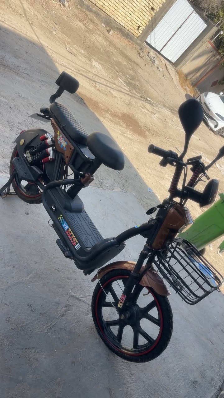 نقص بطاريااات 
حجم 20 خمس بطاريات موديل 25 اربع سرع شاشه بلوتوث دراجة بلاديه ونضيفه اخت الجديده نقص بطاريات بس شاحنتهة الاصليه بصمه وسويج 
سعرهة 160 الف 
مكاني بغداد ابو غريب الزيتون 
***********//***********
