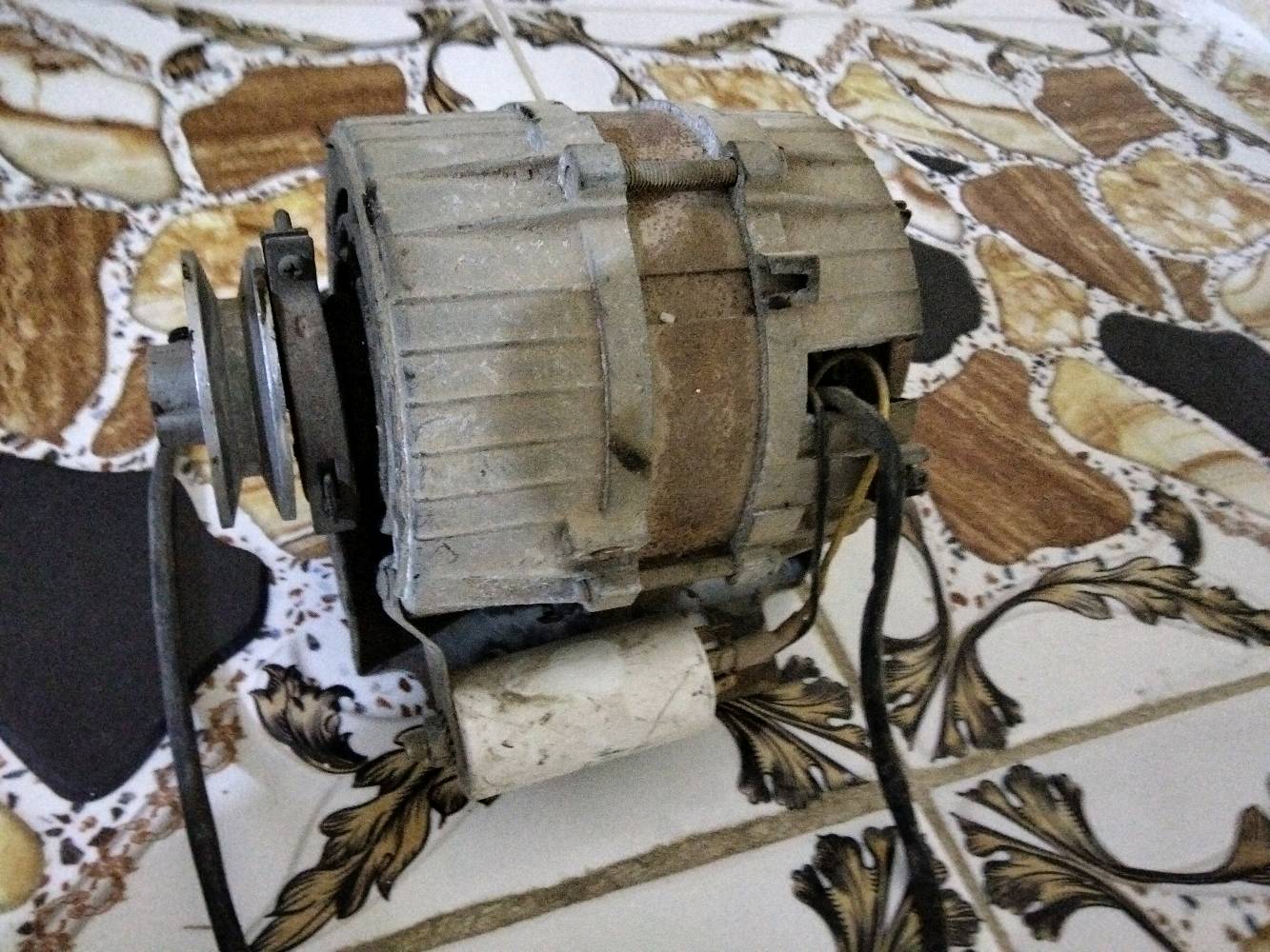 ماطور مبرده استخدام قليل وضمينا كامل هوه والقاعده مابي شي حجم الزقير يشتغل مولد وطني  سريع سعره 25 مكاني كوت حي الحكيم