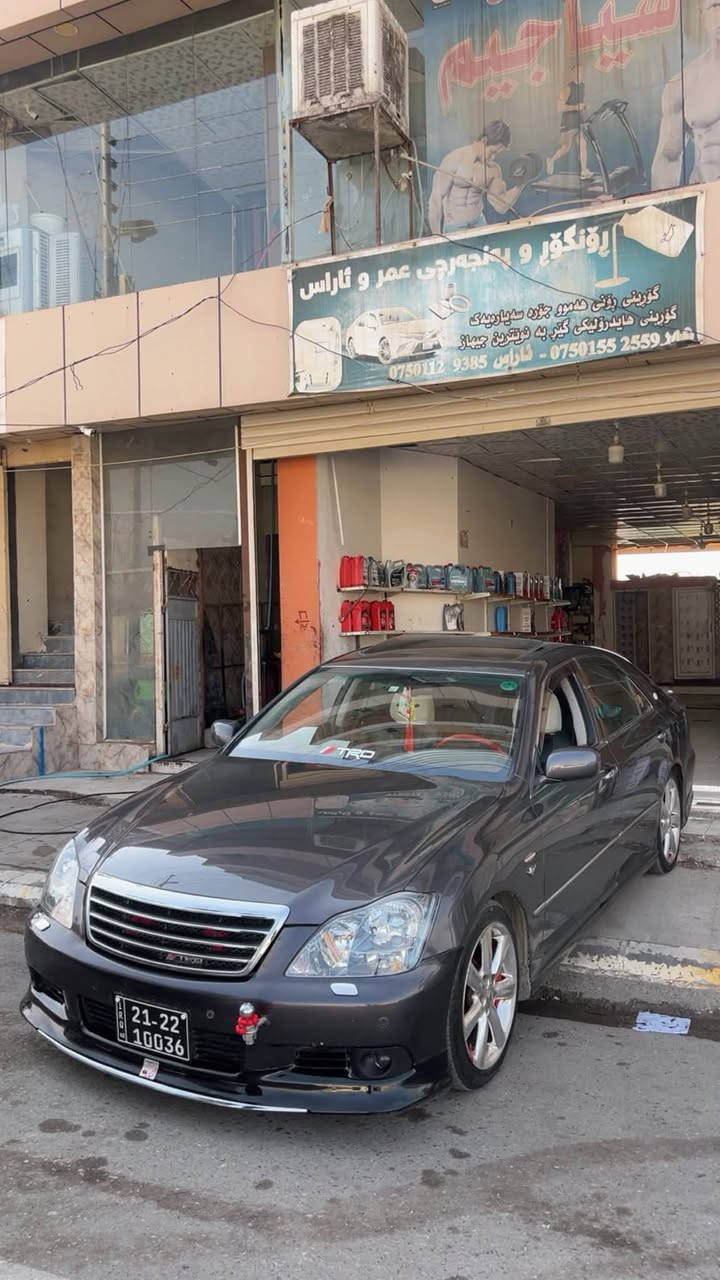 كراون ٢٠٠٧ • جلد • فتحة سقف