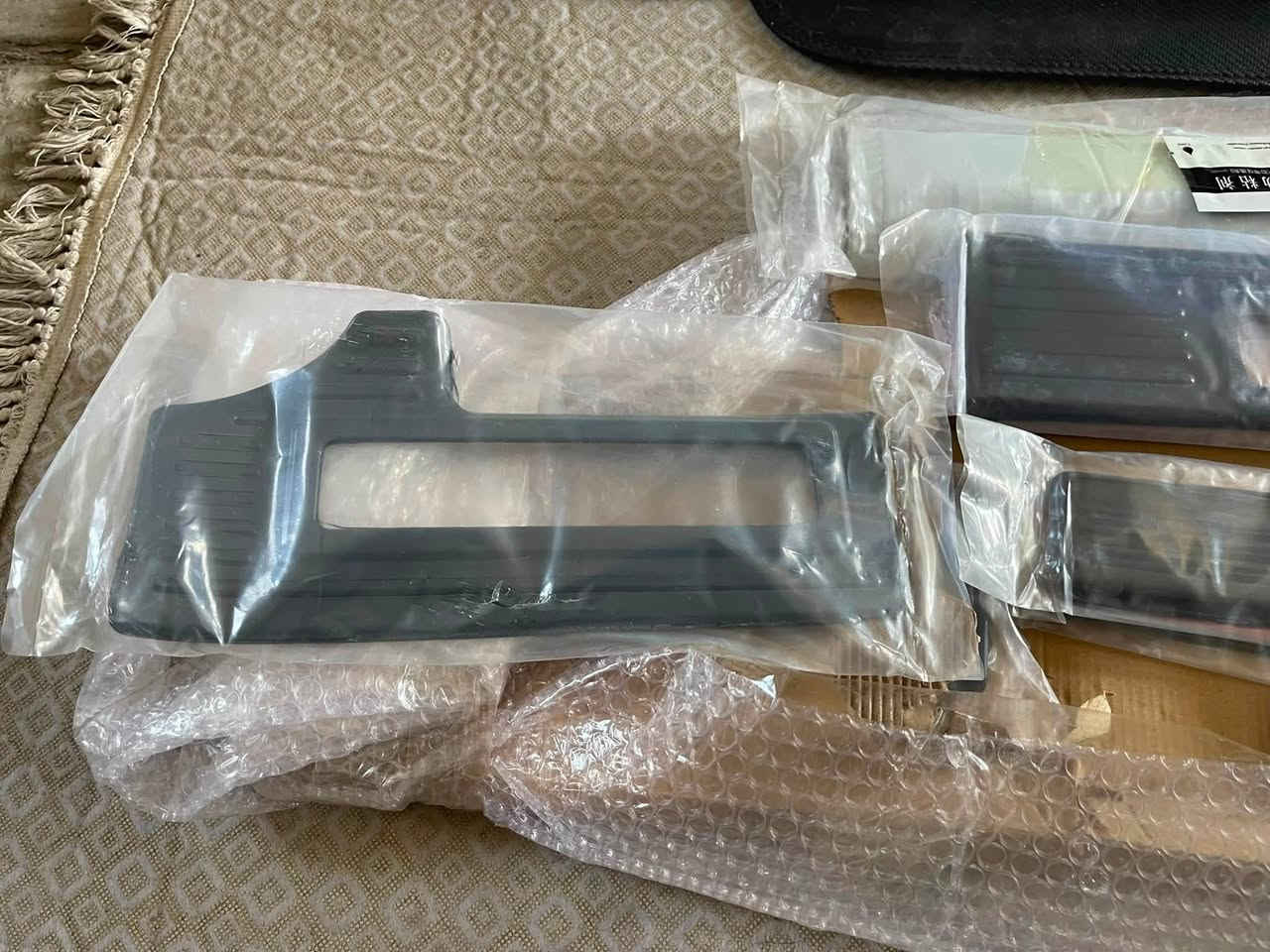 غراض جيتور t2جدد
ديكور ابواب جيتور T2 شكل الكاربون فايبر 

صندوق تنظيم اغراض 

طقم دوسات نيكل اسود 

حصيرة صندوك نيكل 

ترايش ديكور 

حافظات كلينس 

استراحة رجل بالكشن تنربط

بردة سلايت خلفيه

ديكور جام الهوائيات الخلفية

كلهن 150 الف 

***********
