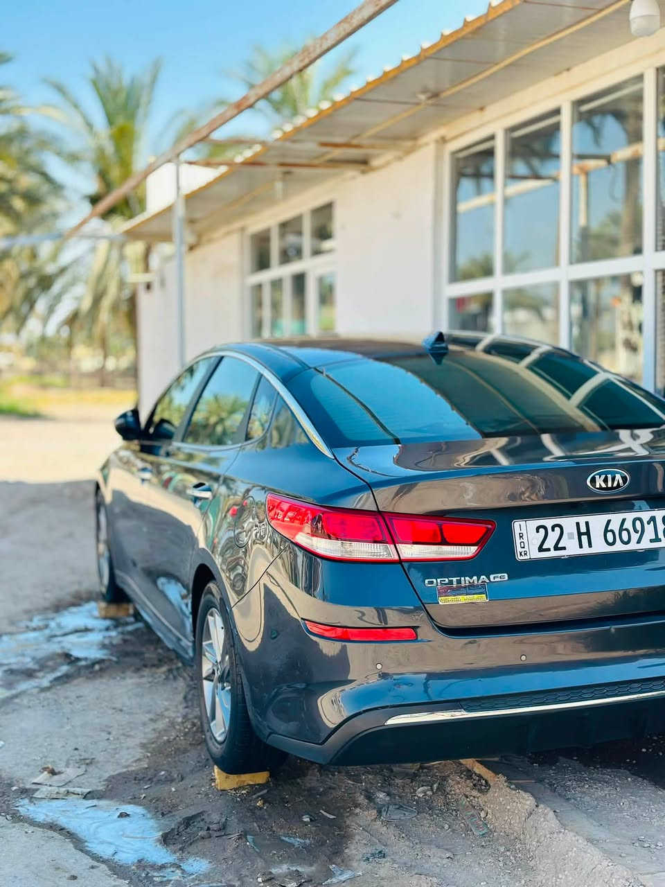 السلام عليكم
كيا اوبتما 2019 وارد امريكي ضرر صبغ البنيد نفسه وبارد بالجاملغ الامامي شبر غيرها كفاله السياره ماشيه 75الف ميل  كير مكينه خير من الله حداديه جديده تايرات جدد رقم اربيل باسمي تحويل ثاني يوم سنويه جديده السعر 140وبيها مجال 
مواصفاتها 
1-شاشه كبيره 
2-كامرا دواره 
3-نظام ابل مار بلي واندرويد 
4-حساس خلفي 
5-رادار جانبي 
6-رادار امامي 
7-اشاير بالمري 
8-لد امامي 
9-لايتات زنون 
العنوان الحمزه الغربي 
للاستفسار الاتصال ***********
