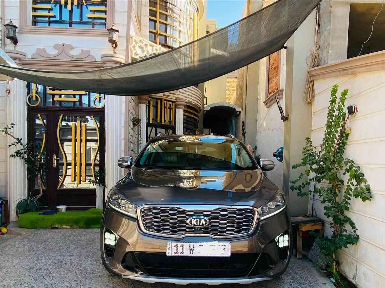 سلام عليكم للبيع سورنتو ٢٠١٩ رقم بغداد دولي بسمي سياره جاهزه من كلشي كير مكينه حداديه تبريد تخم تاير جديد 
٦ سلندر ٧ راكب 
فور ويل 
وضعيات قياده كامره امامي كامره خلفي 
كراسي جلد + كهرباء 
هاي مواصفاته الضرر حافه البنيد والجاملغ بدون داخل صور الحادث وسونار بل منشور 
السعر ١٩٥ وبي مجال 
*********** مكان سياره كربلاء
