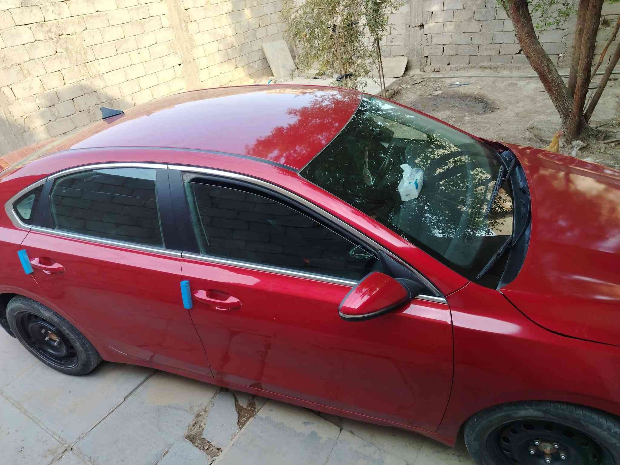 فورتي ٢٣ محرك ٢٠٠٠ دوش تبريد قطعتين رادارات امامي وخلفي وجانبي وتوقف ذاتي تدفئه مقاعد وستيرن تحكمات استيرن فول ثلاث.وضعيات قياده وبعد اهواي مواصفات السعر ١٣٣ وبيها مجال الحادث بنيد وجاملغ رقم قادسيه باسمي اني مسجله ومكمل معاملتها السياره حره
***********
