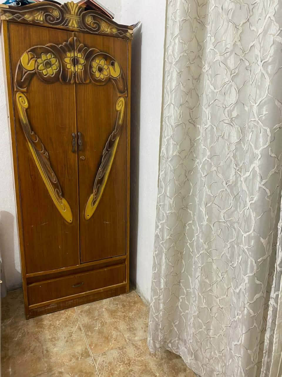 غرفه عراقيه سعر مناسب 
في كاطون الرحمه قرب جامع صهيب الرومي مجاور سمىً ماركت 
الاستفسار خاص او 
ع رقم واتس ***********
