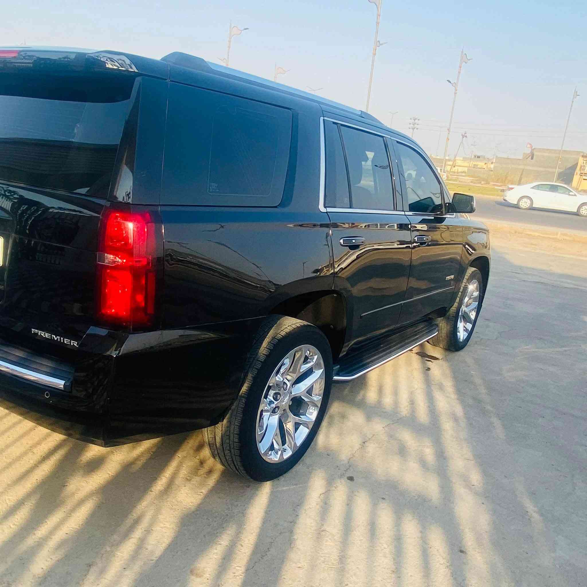 السلام عليكم
تاهو خليجيه وكاله المنصور 
موديل 2016 اعلى فئه  Ltz موصفات وداخل برايمر 
داخل قرميد السياره مكفوله من الصبغ وتبديل بيهه بارد فقط  كلش قليل  المكينه كفاله رقم سليمانيه باسمي تحويل مباشر 
للاستفسار الاتصال
***********
