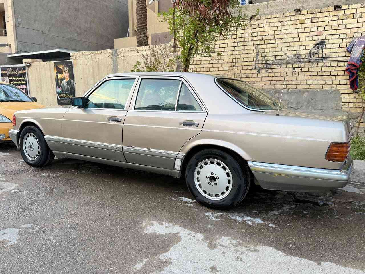 السلام عليكم مارسيدس جانبو للبيع ١٩٨٨ محرك بلادي الكير مينمر ثاني ومرات صوت بي السياره باسمي تخم تاير مارسيدس جديد باتري جديد فيت بم جديد راديتر جديد رايدها ب٤٢ وبيها مجال بسيط للاستفسار *********** غرفه السياره ١٠%

