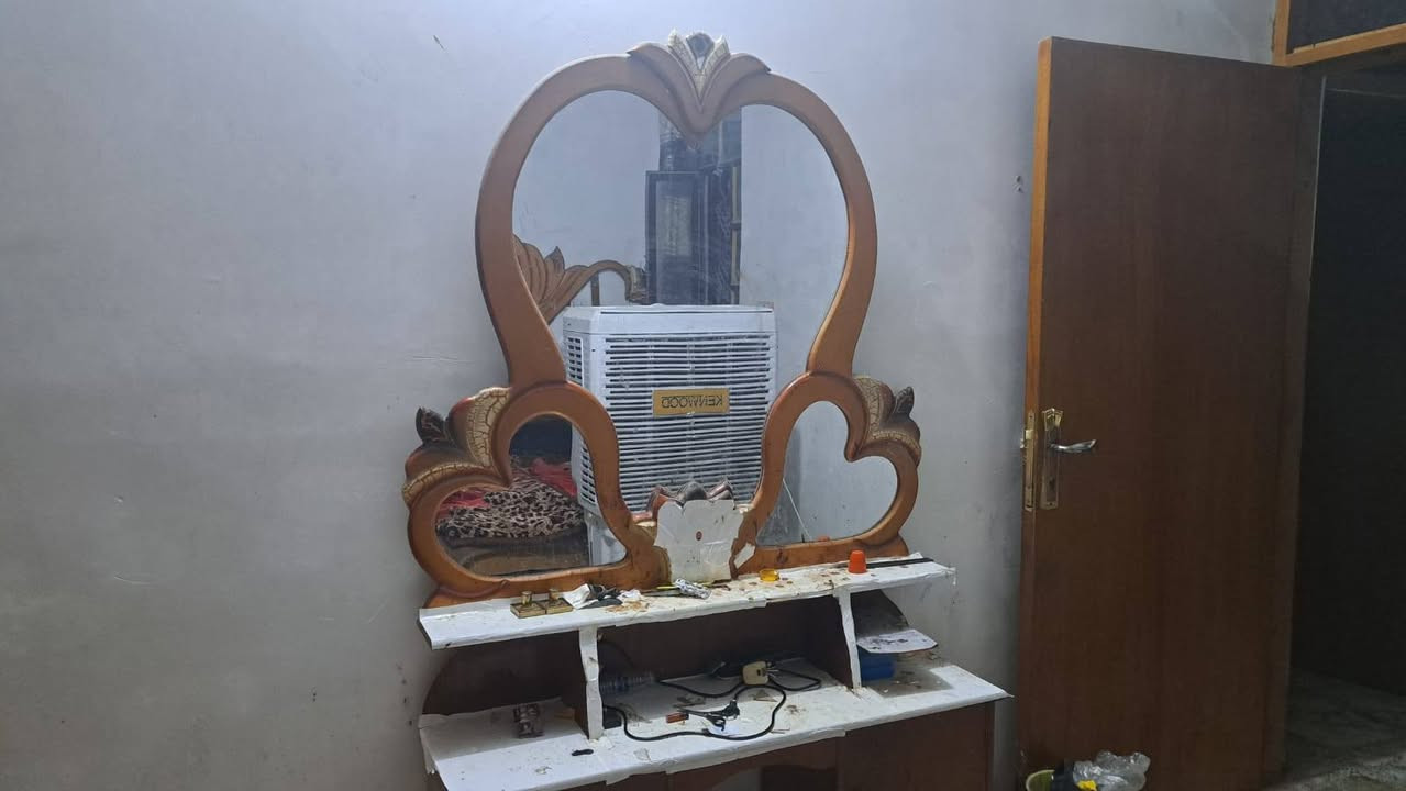للتواصل واتساب ***********
