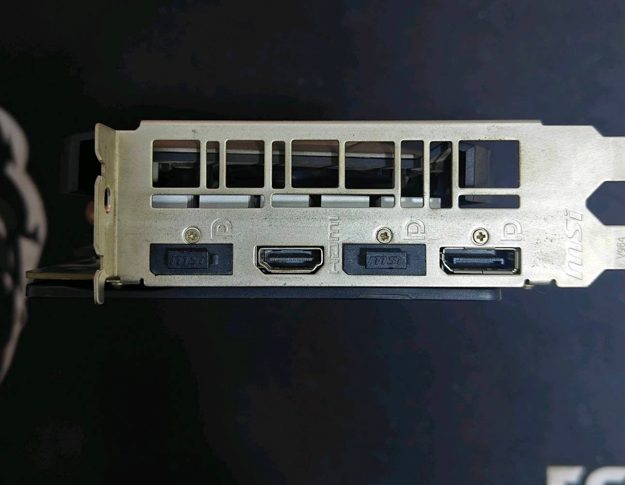 السلام عليكم 
GEFORCE RTX 2060 (6GB) 
نظيف شغال مابي اي ماشكل 
200 الف قفل 
مابي كارتون ولا مبدل معجون