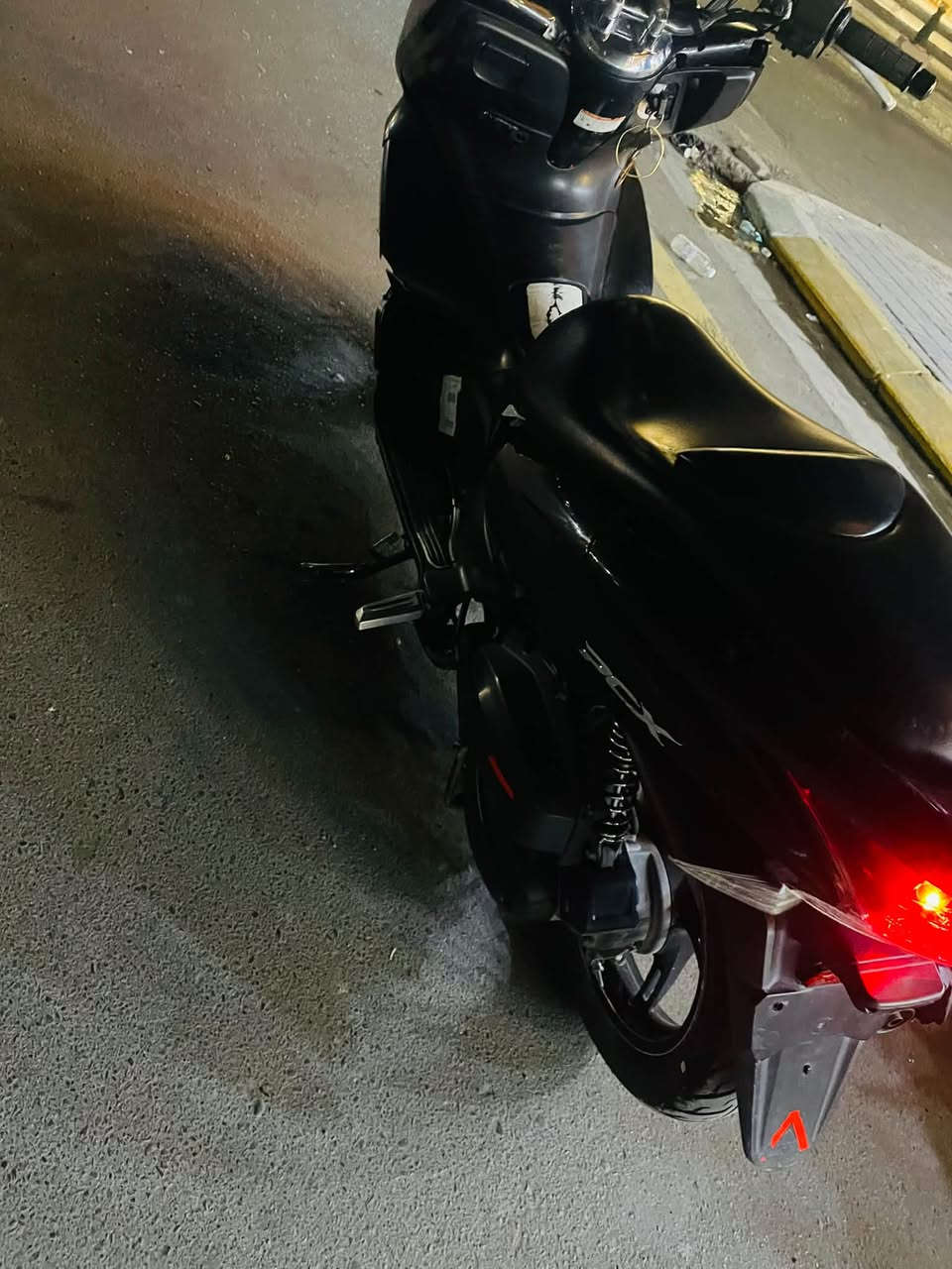 سلام عليكم pcx جيل اول ياباني محرك بلادي كفاله ممفتوح دراجه نقصه بس كفرات الأمامي تعبانه ببيهن شخوط وكسر سعر ٩٥٠مجال بسيط مكان بعقوبه ***********
