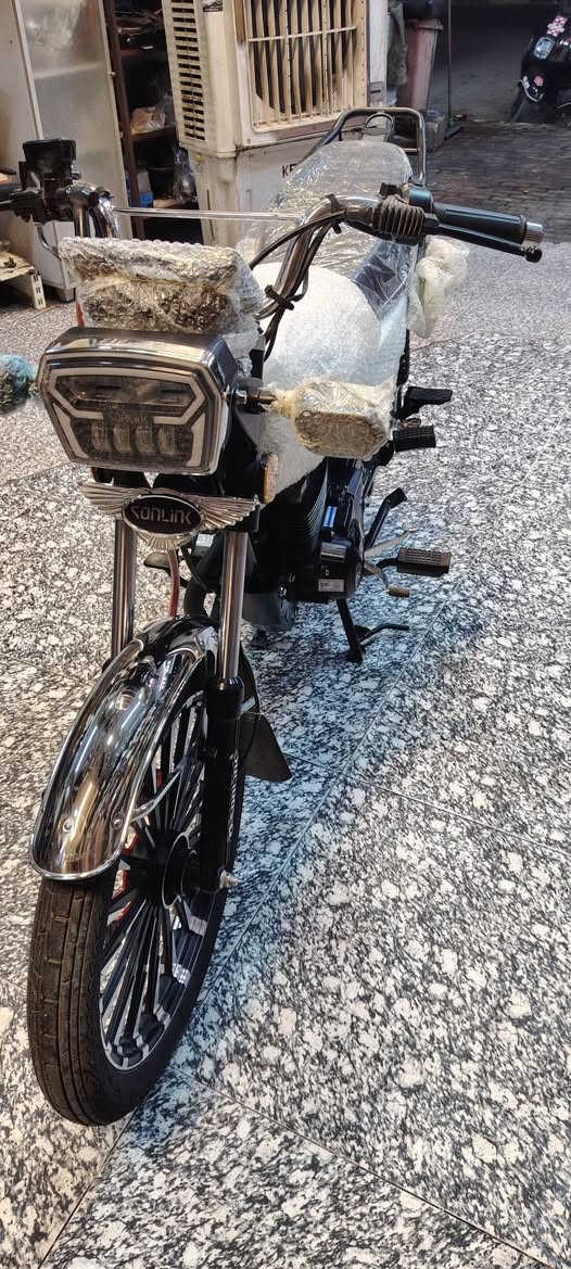 ضاغطه وزنجيل موديل ٢٦
ماشيه يومين
السعر خاص
للتواصل ***********
او زورونا عند معرض المهندس للدرجات
