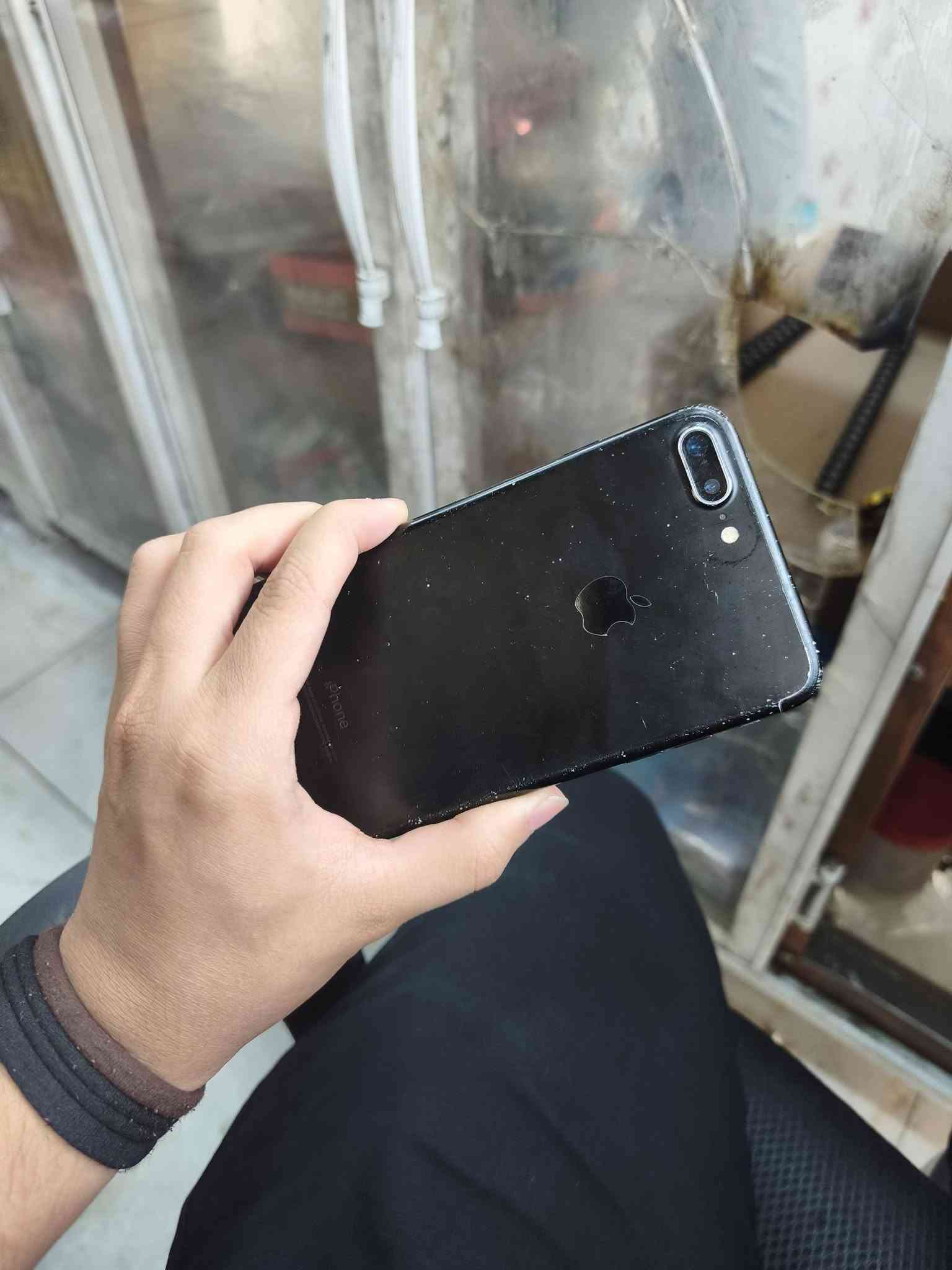 آيفون ٧ بلس • ١٢٨ • بطارية وشاشة مبدلة
