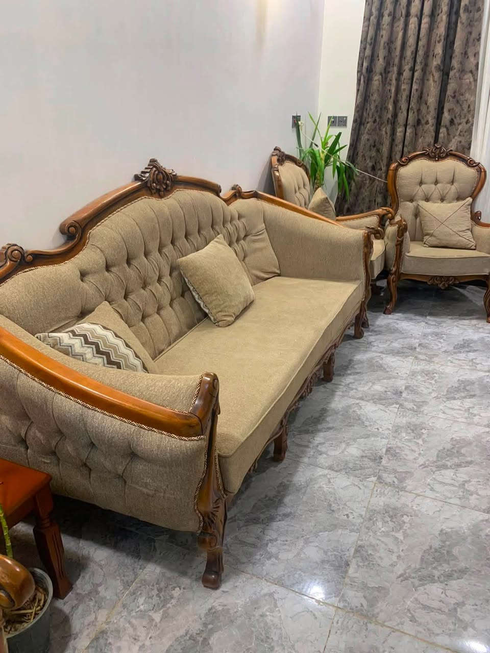 تخم تركي  جديد ا مستعمل قليل سعره  مليون   واربعمية  1400سعر الجديد مليونين وربع   *********** بس واتساب عنوان كوفه
