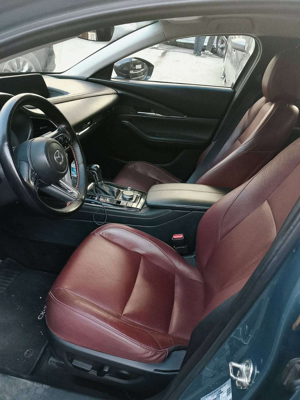 MAZDA 2024 CX30
 اوتوماتيك دبل اكسنت 4 بستن
 رقم اربيل
بصمة 
 داخلي جلد احمر 
تبريد مركزي امامي وخلفي 
هيترات كشن 
سقف سلايد
ماشية 44
اربع قطع صبغ 
السيارة نظيفه وبحالة ممتازة للاستفسار عن السعر ورقم الشاصي الاتصال بالرقم ***********
