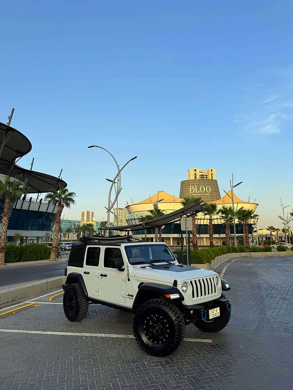 {Jeep Wrangler 2022}
🇺🇸~~~~~~~~~~~~~~215$~~~~~~~~~~~~~~🇺🇸
            ( وارد امريكى بدون صبغ و بدون تعديل )
               (سياره گير عادى 4*4 كامل تزويد )
موديل : 2022
مكينه : V6 سلند 3.6ليتر بنزين 
ماشيه : 35الف مايل حقيقى 
لون : ابيض
رقم شاصى : 1C4HJXDG9NW124191
رقم : اربيل سنوى جديد حتى 2030 تحويل مباشر 
مواصفات: فول عادى بس بصمة و كاميرا و دبل اكسل
مكينه و گير و كهربائي كل شرط 

مكان سياره / اربيل شارع ٦٠ 
رقم موبيل / ***********
                   ***********
              (سيارة جاهزه الحمدلله بدون اى نقص)
~~~~~~~~~~~~~~~~~215$~~~~~~~~~~~~~~~~ أربيل, العراق
