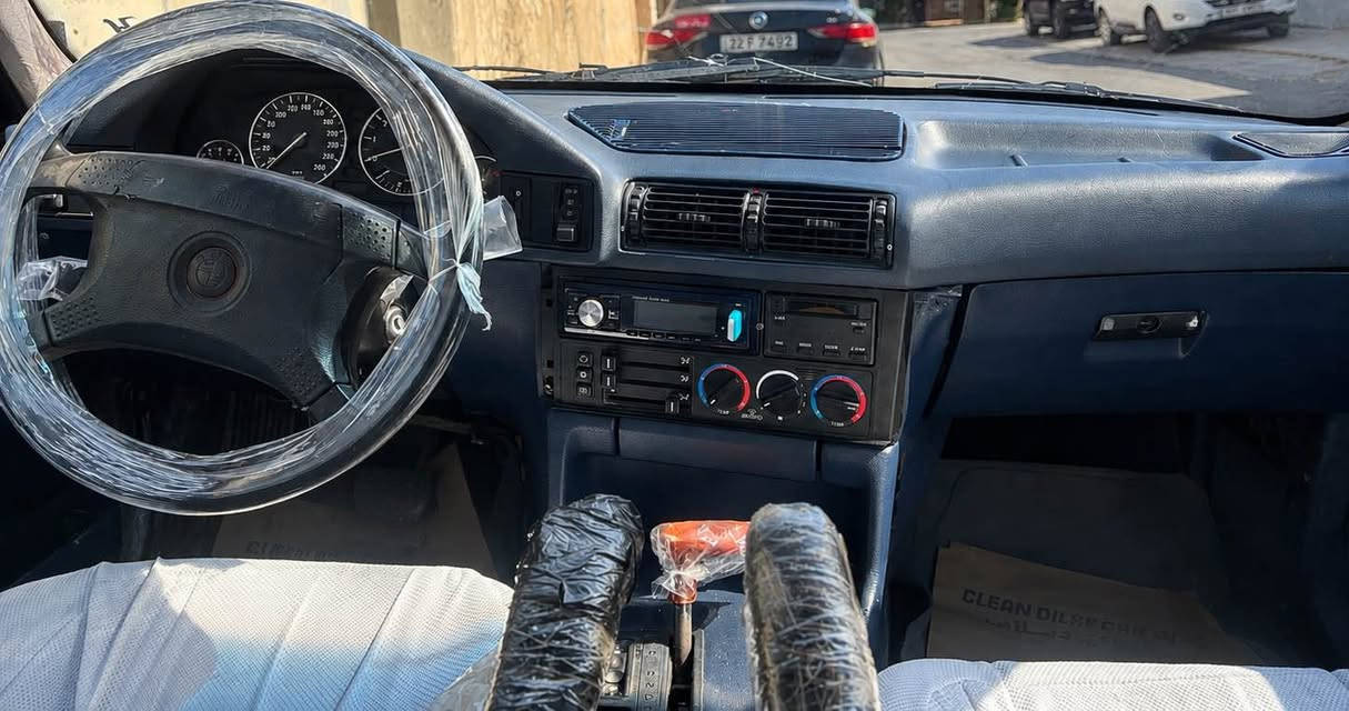 BMW 525 | ١٩٩٣ | سپی 🤍
گێر تۆماتیک ⚙️
• ١٩٩٣، ڕەنگی سپی
• سەیارەکە تازە سێرڤیس کراوە
• پشت و پێش توندکراوەتەوە
• نۆزل، پلاک و فیتپەمپ نوێ کراوەتەوە
• وەرگەڕان و بڕانەوە بە شەرت
• بەناوکردن و وەکالە بە شەرت
• سلایدی عێراقی
• نرخی: ٤٣ وەرەقە
• مەعمەلەی تێدایە
٢ وەرەقە غرامە پاش مەعمەلەی دەگەڕێتەوە
تەلەفۆن بکە یان نامە بنێرە
واتساب بەس : *********** أربيل, العراق
