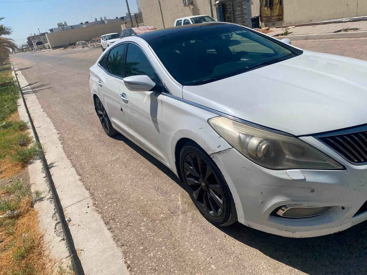 ازيرا 2014 للبيع فول مواصفات 
بيه باب العبري صبغ وربع البنيد صبغ بدون دواخل ولا ايرباكات مكان النجف رقم بغداد باسمنه 
السعر ب120 وبيه مجال 
***********
