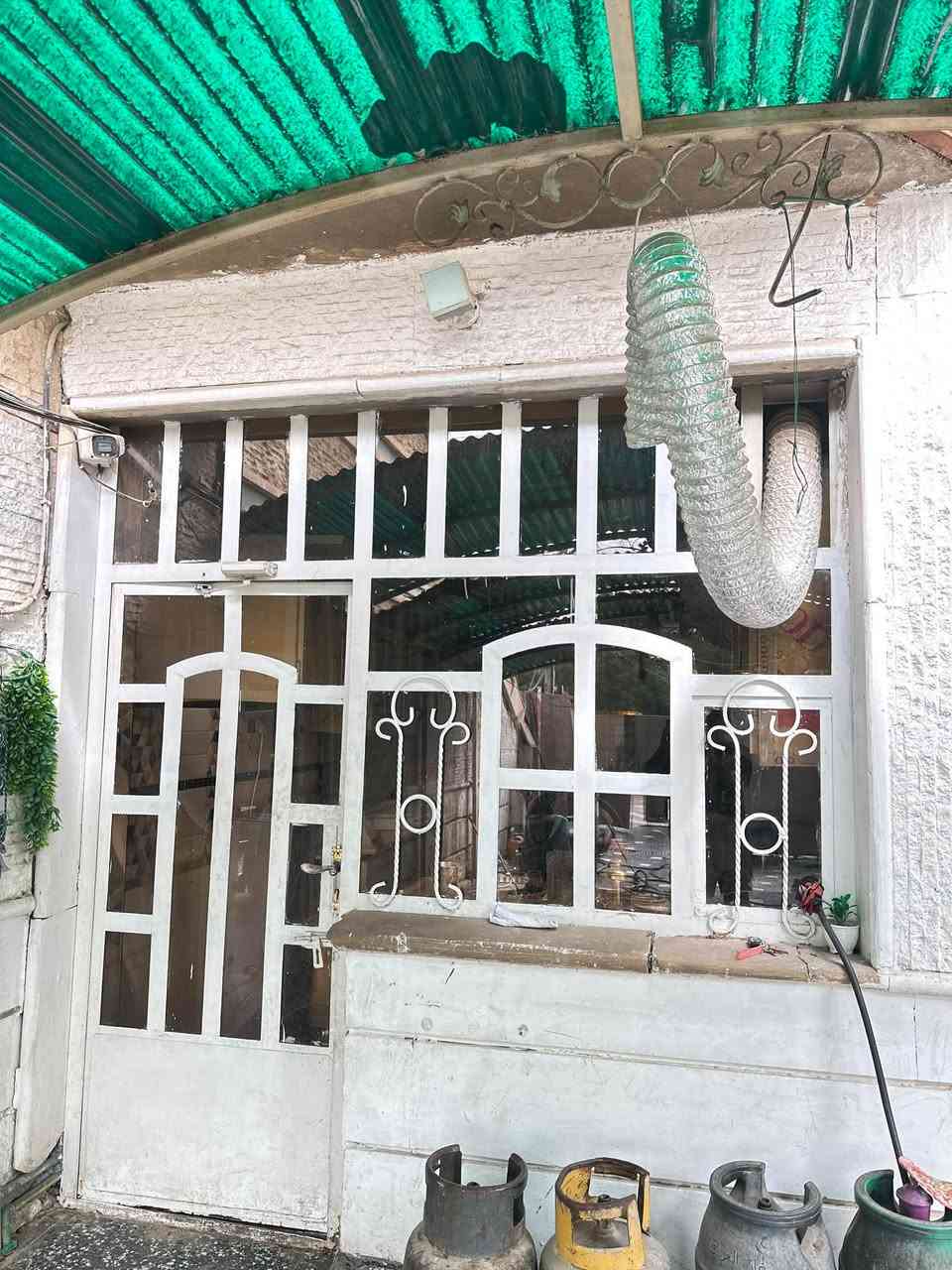 شبابيك حديد مستعمله مع باب
عدد 4 

بغداد

للتواصل ***********
