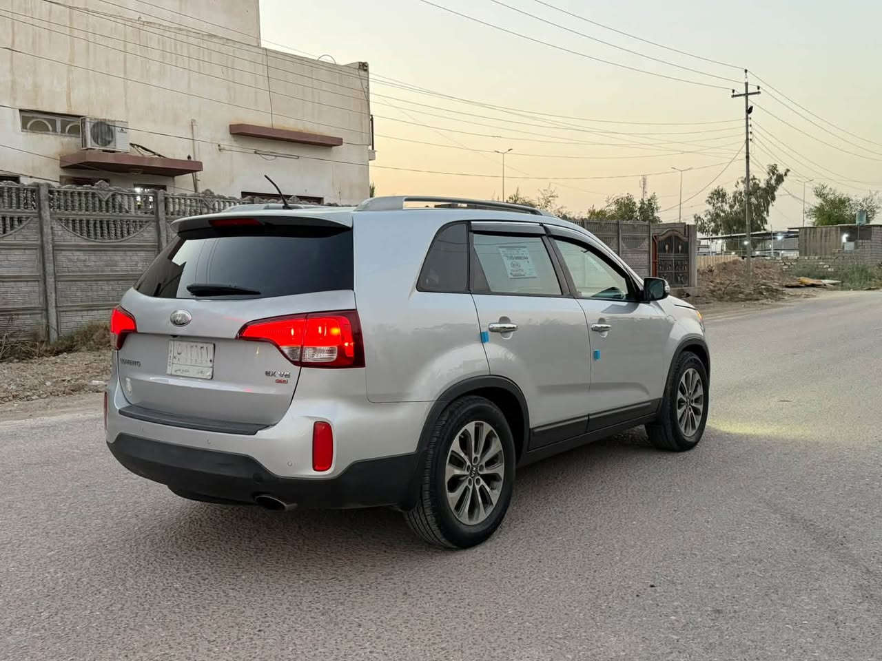للبيع كيا سورنتو (فول مواصفات بدون بانوراما)
 السعر: 145 ورقة ($14,500) نقد فقط (بدون مرواس).
 المواصفات: فول مواصفات ما عدا البانوراما، سونار، رقم بغداد ألماني (تحويل مباشر ثاني يوم).
 الحالة: كفالة عامة (شاصي، جير، مكينة)، كلين تايتل، وبدون إيرباك. الحادث فقط دعامية أمامية صبغ بدون دواخل (صور الحادث مرفقة).
 الموقع: بابل.
 رقم الاتصال: ***********
