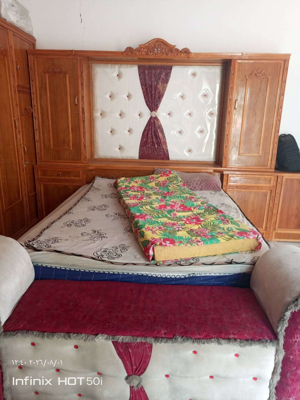 السلام عليكم غرفة نوم خشب صاج نجاره عراقيه بنضام تركي جاهزه خشب قوي استعمال قليل بيه كسر الجامه مال الميز للبيع كنتور وزاويه وميز تواليت وجربايه وشالوزيه وكومدي بابين للستفسار الاتصال 
***********
مكانه الحمزه الغربي
