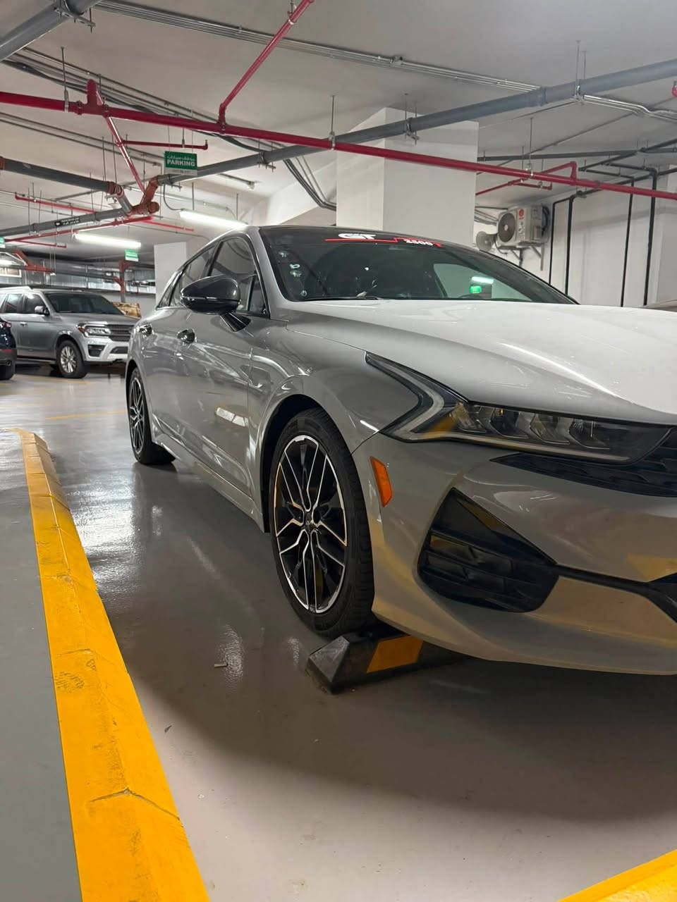 السلام عليكم K5 _GT
الـــــمــوديــــل:-2024
حــجـم الـمـحرك:- Turbo 2500
الــــعـــــــــداد:20 الف ميل
الايــــربــاكـــات:-بدون ايرباك 
الـــــــوحـــــــة:- رقم بغداد باسمي مالك اول اني 
 السعر  218💲وبيه مجال 
- بصمه تشغيل + ابواب
- تشغيل عن بعد ( Remote Start )
- بنوراما فتحتين 
- داخل جلد ( اسود خط احمر )
- كشنات كهربائيه للسائق مع تدفئه بالكشن مختم GT
-تحكم ستيرن جهـتين 
- شحن لاسلكي
- لايت زينون 4 عدسات
- كشافات زينون
- بك لايت لد متصل
- رادار امامي + خلفي + جانبي
- نظام النقطه العمياء مع تحذير الاصطدام مع خاصيه التوقف التلقائي 
- مثبت سرعه ذكي تفاعلي مع الرادار 
- نظام كشف حركه المرور الخلفيه توقف ذاتي عند مرور شخص او سيارة من الخلف 
- مساعدة البقاء في المسار في حال عدم الانتباه 
- مساعد الخروج الامن عند فتح الابواب 
- شاشة وسطية 10.25 إنش تدعم Apple CarPlay & Android Auto 
- خاصيه التحكم بصوت المحرك عن طريق الشاشه Active sound design ٣ وضعيات 
-نظام صوتي محيطي عدد 12 سماعة
- درايف مود ٤ وضعيات للقياده 
‏Normal,sport,sport plus ,custom 
- نظام ترحيب عند الاقتراب فتح الاضواء 
-الضرر بارد بالجنطه وبيه بنيد ضربه خفيفه نصبغ ليبل واحد 
***********
العنوان:-حله بابل مركز المدينة

