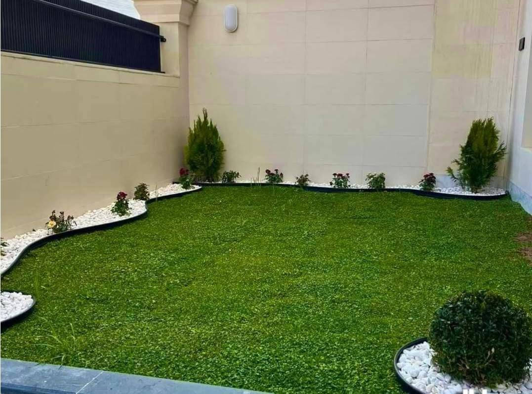 عندك حديقه نشتغله لك بتصميم جميل وزراعه
الاستفسار ***********

او مراسلة الصفحه
