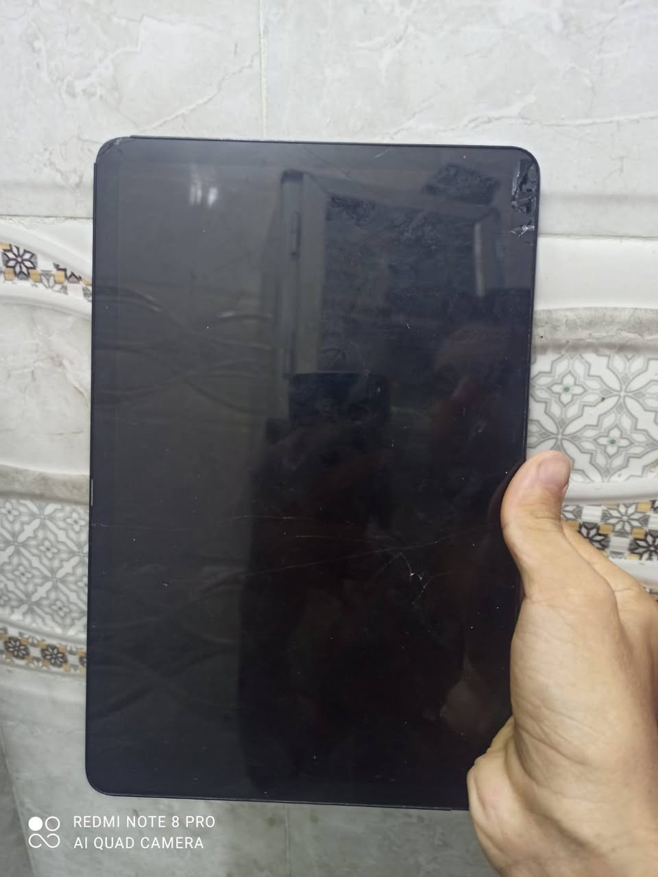 سلام عليكم 
Infinix XPad للبيع 
مواصفات 
🔋 البطارية: 7000mAh
🔊 الصوت: 4 مكبرات صوت ستيريو مع DTS.
ذاكره 128GB
⚡ المعالج: MediaTek Helio G99
فريمات 60 PUBG Mobile FPS سلس جدا 
بيه فطر بشاشه ممأثره ابد استخدام ٤ اشهر 
سعر 100 وبيه مجال بسيط 
رقم تلفون 
***********
