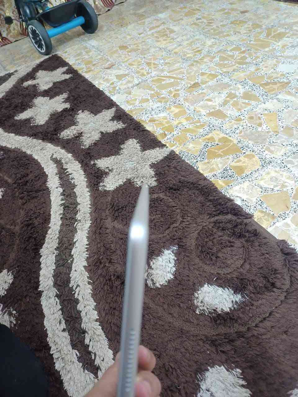 ايباد ٩ • غراضة كاملة • نظيف