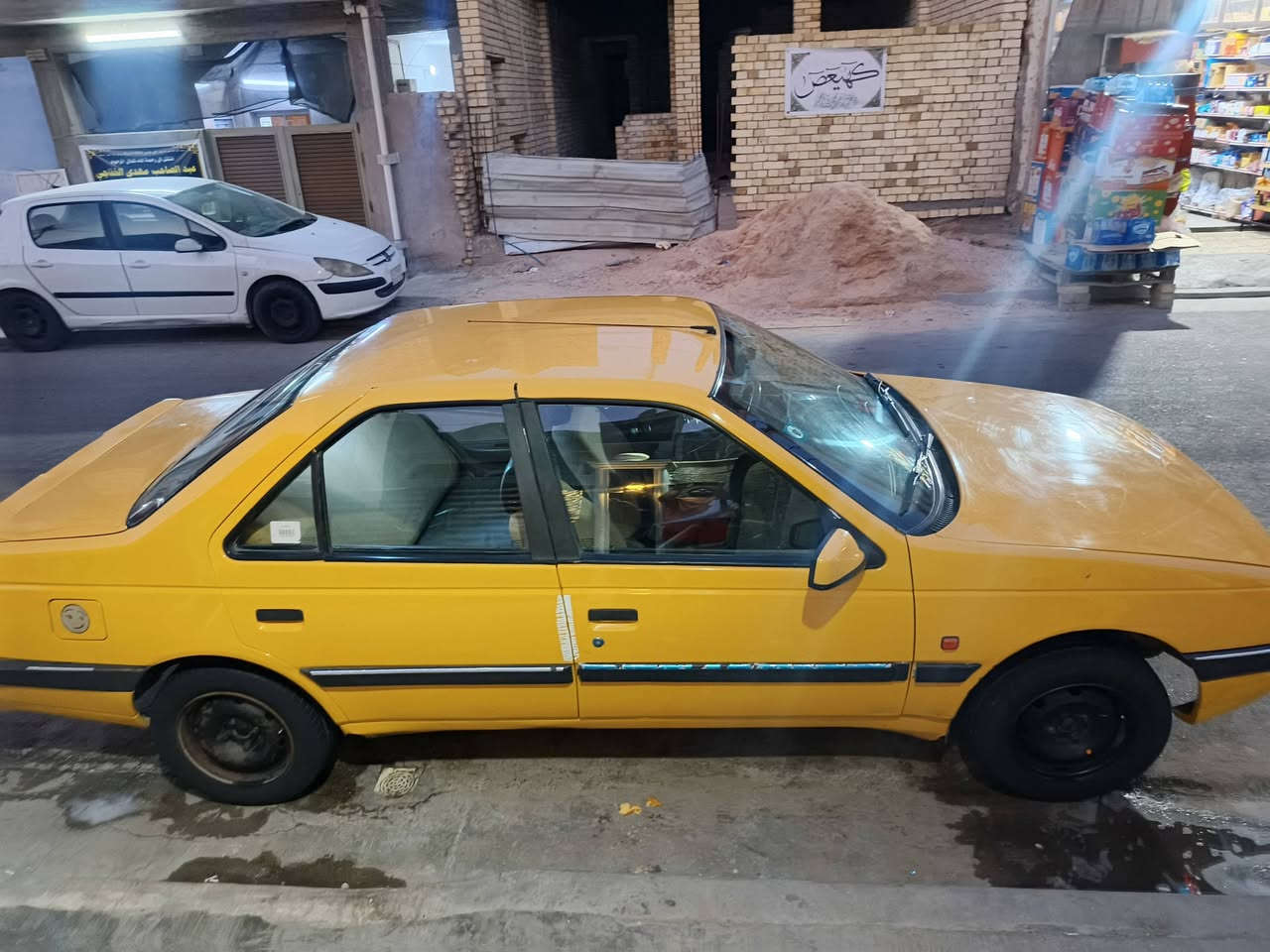 بيجو لميس 2015 بلادية
مكينة وكير خير من الله ✈️
تبريد ثلج 🥶
كهربائيات شغالة 🕹
باتري جديد 🔋
تايرات جدد بس واحد نص عمر
صدرهة نص عمر 
ملاحضة : فقط بارد نص شبر بتكمة الخلفية + الجاملغ الامامي بي طعجة نص شبر 
السعر : ٣٦ بيهة مجال 
شرط التحويل ثني يوم 
***********
