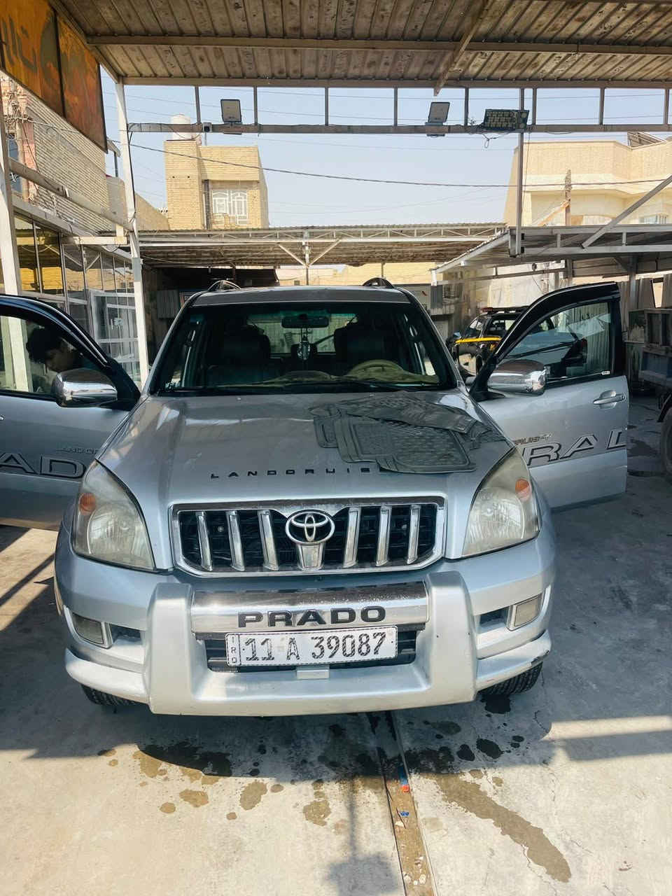 برادو ٢٠٠٨  /٦سلندر ٧راكب السياره بيها صبغ ٣قطع مكان السياره بغداد السعر ١٤٥/التفاصيل على رقم الهاتف/***********/ ***********
