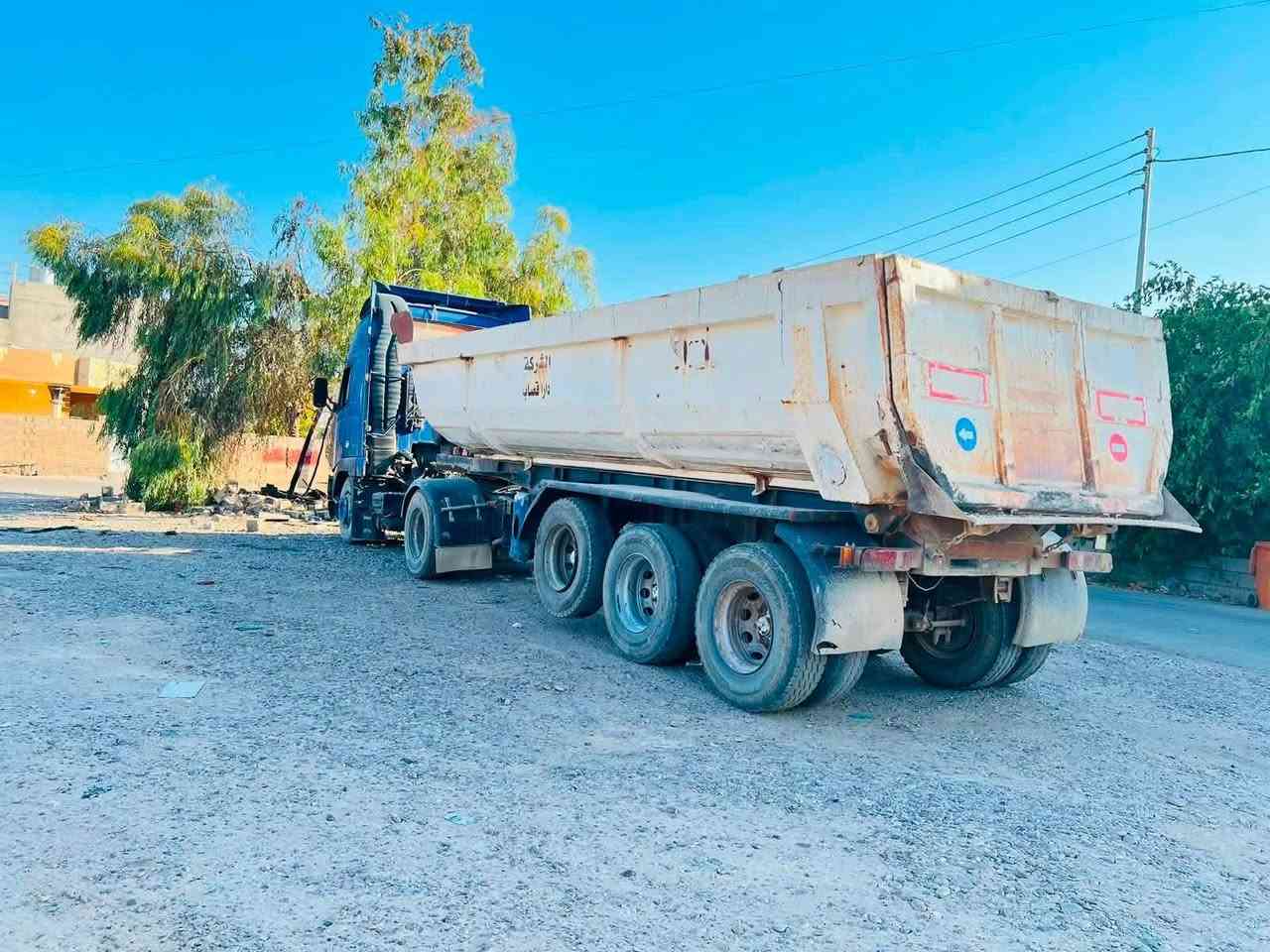 السلام عليكم فالفو شخاطه موديل 2000 السعر 160 وبيها مجال للستفسار اتصل ***********
