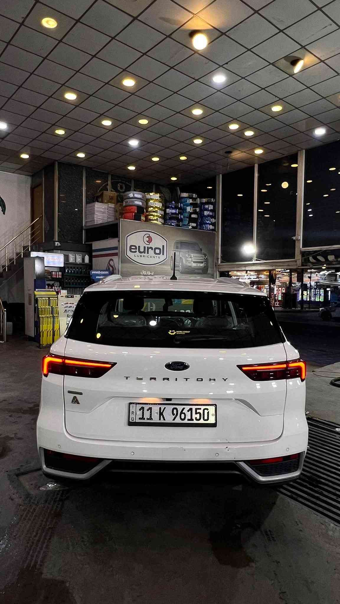 Ford Territory
2025 
رقم بغداد الدولي باسمي 
ماشيه 16 
كير مكينه صدر تبريد على وضع الشركه
فول مواصفات عدا البانوراما 
كشنات جلد
بصمه
بصمه ابواب
كير ماوس
سايد بريك دكمه
ويل كروم
ديجتال 
السياره بدون حادث وبدون صبغ وبدون بارد
مكان السياره بغداد الكراده
سعرها 29 مليون و 750 
للاستفسار 
*********** واتساب
***********
