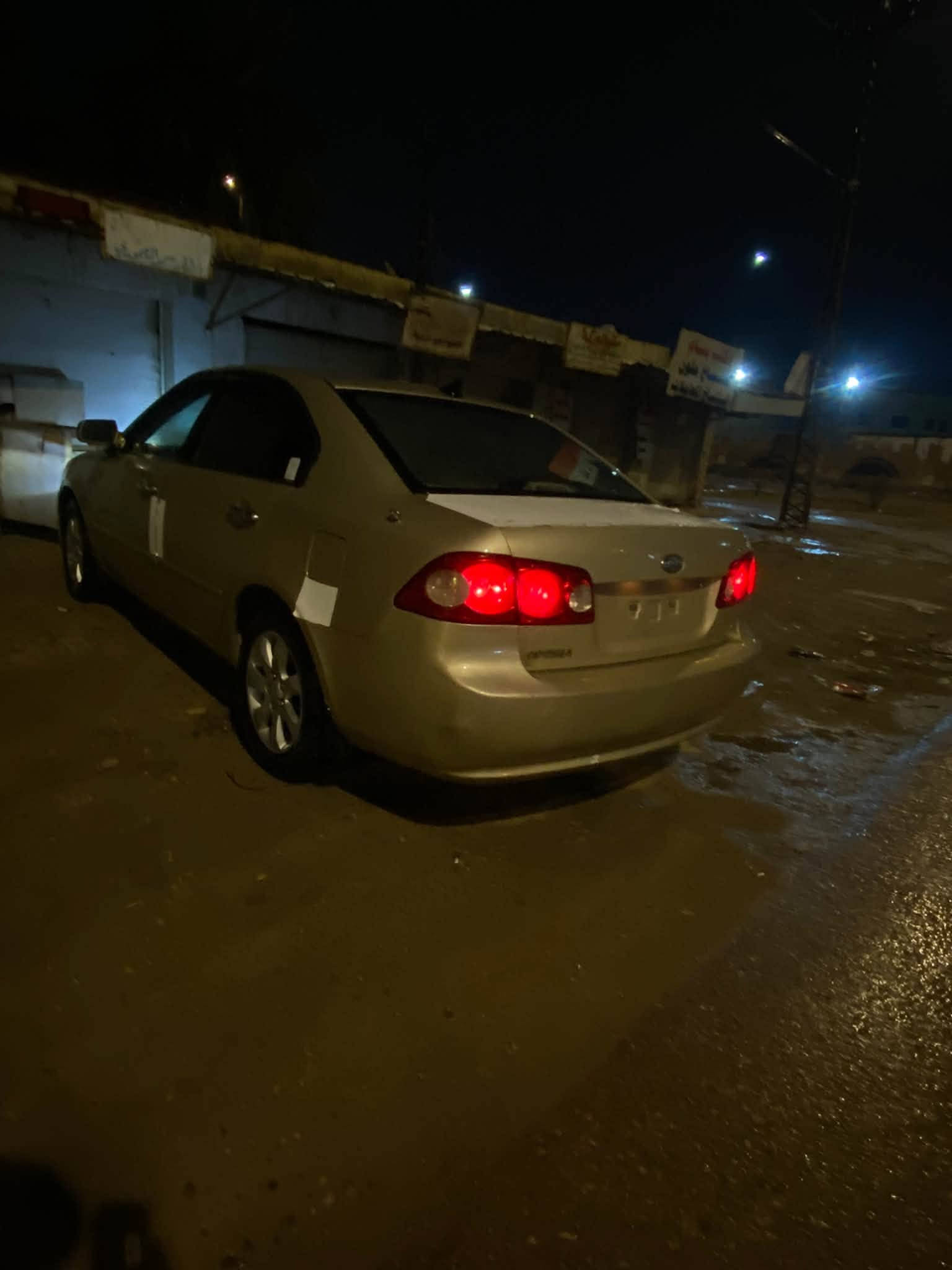 سيارة اوبتما ٢٠٠٨ خليجي محرك ٢٠٠٠ لون ذهبي
رقم بغداد انكليزي بسمي تحويل ثاني يوم
مكينه 2000 كير كفاله ع ايدي 
سياره مكفوله من الضربه فقط بنيد جارد ومرشوش ودواير جاملغ خلفي علما البنيد الأصلي فقط جارد ومرشوش تجي وتشوف بعينك السياره احلى من الصور داخل مرتب نصبته حلوه ((سعرها ٩٥ ))وبيه مجال رقمي *********** مكاني حله بابل
