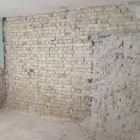 تفليش حيطان • تقشير حيطان • قلع الكاشي