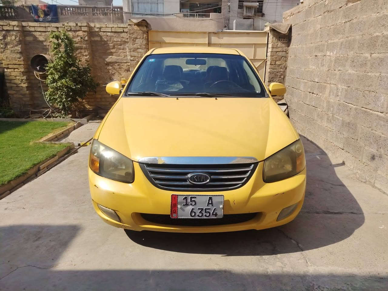 سلام وعليكم كيا سبكترا 2009 امريكي محرك 2000 حادثها جاملغ ايمن فقط بدون دواخل الباقي مكفول شواصي وتكم ولغد وحوض كله بلاد شركه باتري تخم تاير دوشمه تبريد تدفئه كله جديد هيئه غرمات صفر بسمنه السياره 
*********** وات ساب 
مكاني بغداد الدوره 65 بيها مجال قليل
