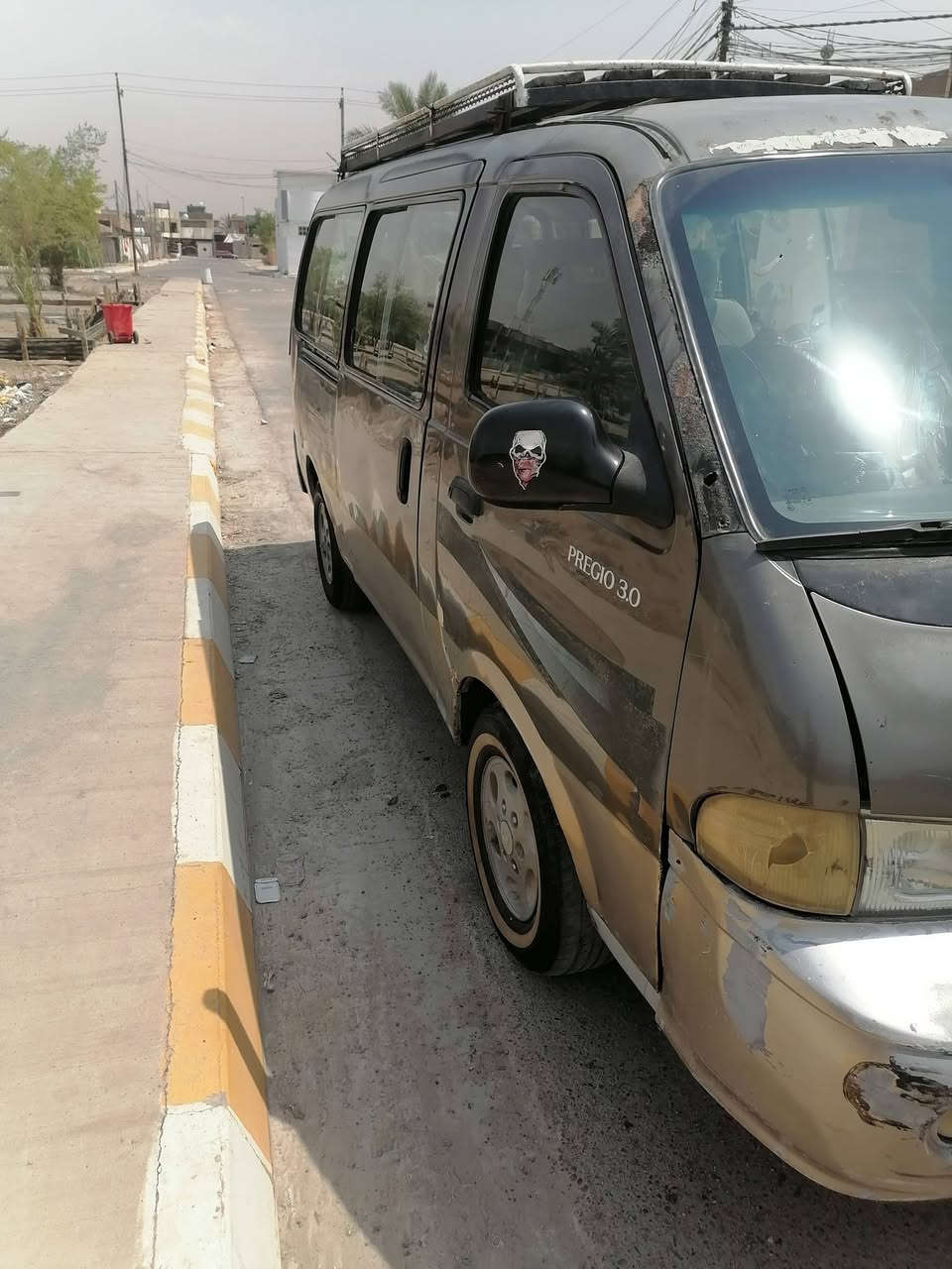اخوان السلام عليكم
بريجو سياحي موديل ٢٠٠١ رقم بغداد 
السياره متروكه ينرادلها ترتيب
مكينه بيها تبخير و اكسل بي ونه و الباقي تجي و شوفة عينك مكانها الفلوجة سعرها ٦٥ و بي مجال
*********** بي واتس آب
