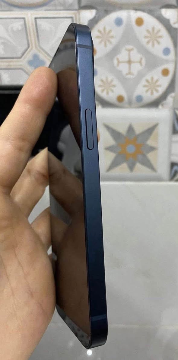 ايفون 13 عادي ذ 128 بطارية 100 مكفول الجهاز مستخدم ايام فقط شرق اوسط  كامل للاتصال  ***********
