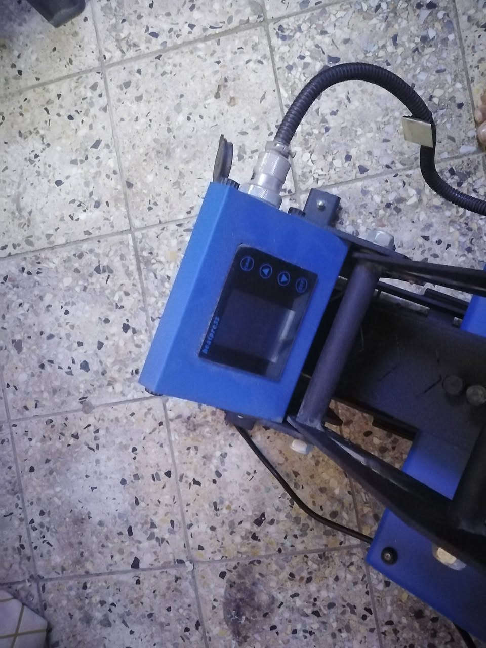 جهاز طبع حراري قياس ٣٨سلايت قفل مغناطيسي
السعر ٤٠٠ الف د اتصال ***********

