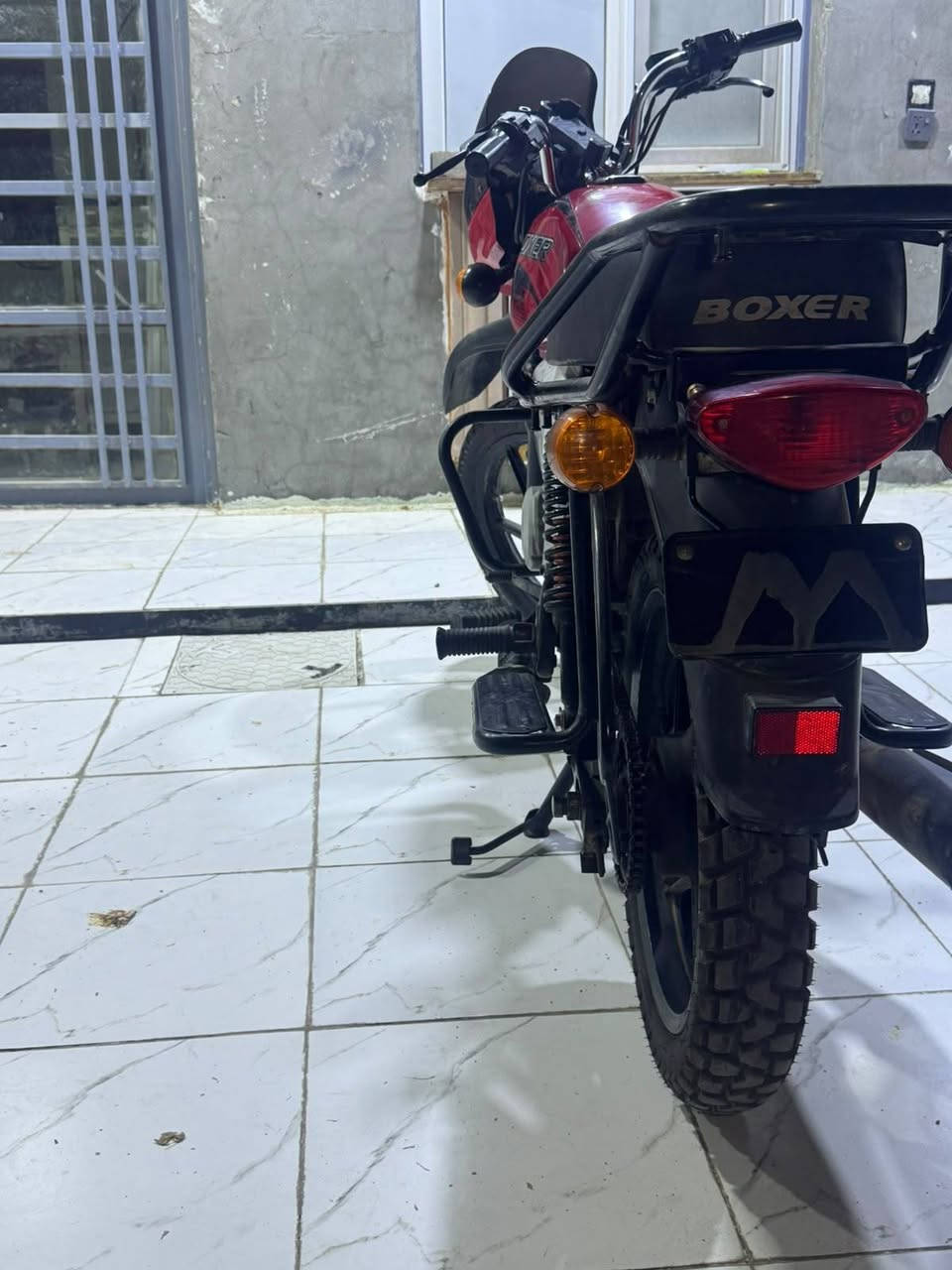 🏍️ للبيع باجاج بوكسر جبلي 150 موديل 2023
📍 الموقع: كربلاء – عون

• ماشية 38 ألف وفوك بشوية

• الماطور على وضع الشركة وما بيه دخان او هيط دخان مابيهه

• تشغيل سريع جداً، تشتغل من أول دعسة وما تتأخر

• الگير والكلچ فول شغالات

• جميع الكهربائيات شغالة

• السلف شغال، البطارية فقط تعبانة وتحتاج تبديل

 بيها هندر شغال تص دوسه تشتغل

• ما بيها حادث

•  بدون ارقام أوراقها نظامية والنقل والتحويل سهل وبسيط

• ما عدا الاستهلاكيات، الدراجة على وضع الشركة

• سبب البيع: أريد أشتري سيارة

💰 السعر: 1,250,000 قفل قفل 🔒🔒

والنقاش بسيط للجاد فقط

📞 ***********

📲 واتساب فقط — ماسنجر غير متواجد

💬 التعليقات موجود والرصيد موجود

الرجاء عدم بخس الدراجة، والجاد يتصل.

... 

ملاحظه ملاحظه / الدراجه مصوره بدون غسل اعتذر على هلشي
