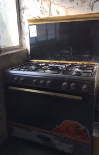 عندي اثاث بيت غرفه نوم وبوفيه وكاونتر وافراشات وغساله وطباخ وثلاجه مبر...