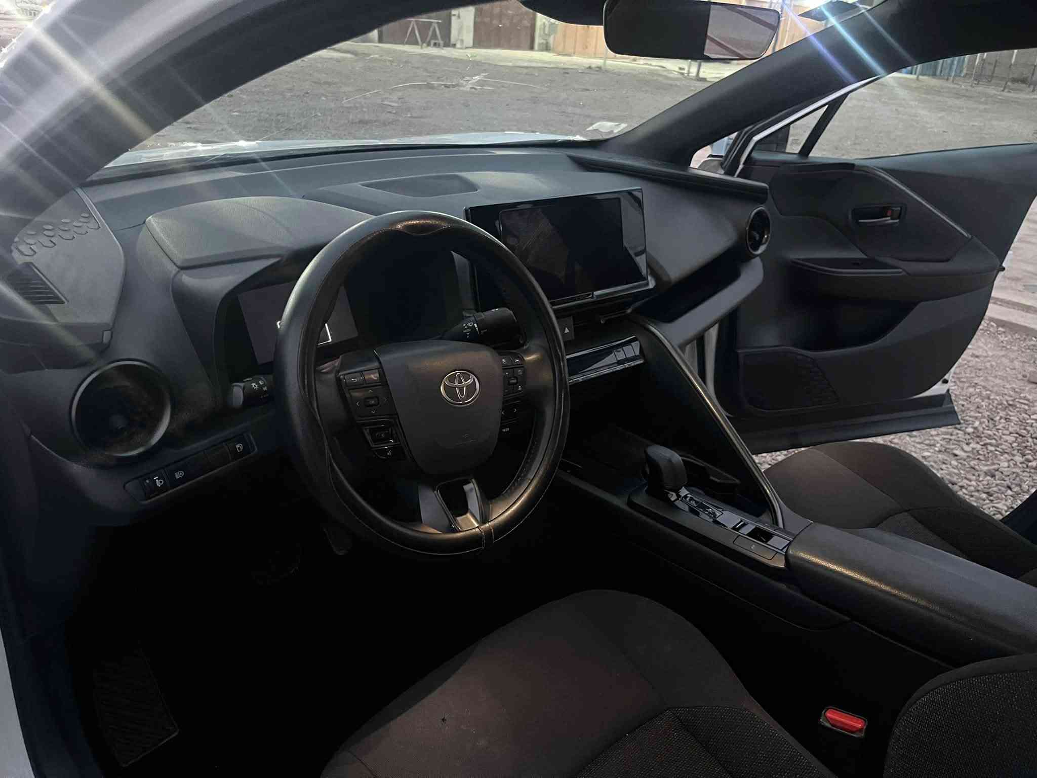 السلام عليكم CHR 2024 بنيد فقط وشويع باب السايق يعني يمي انطخت بلباب السعر 170 وبيهه مجال لستفسار ***********
