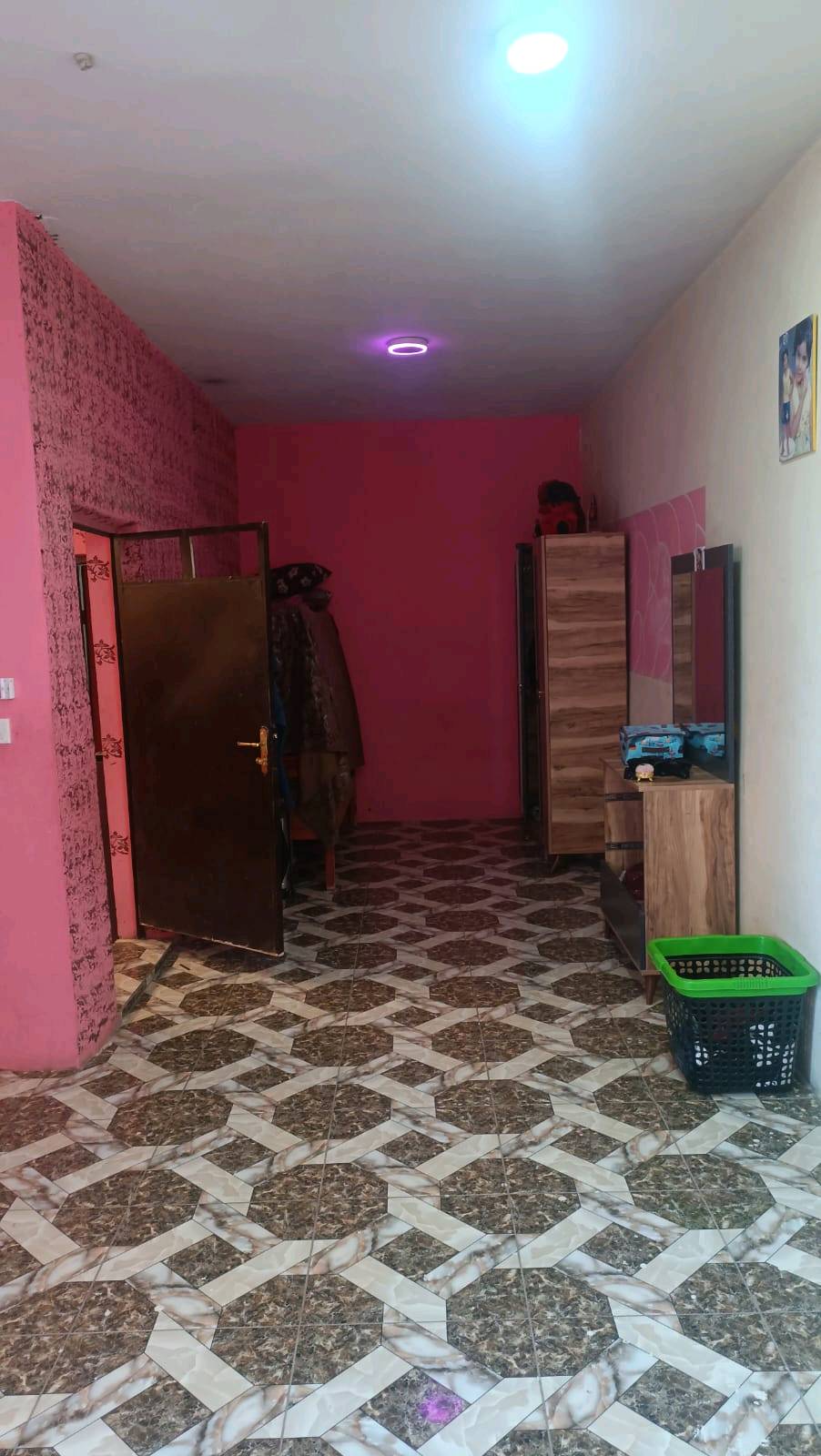 🏠 للبيع بيت في بعقوبة – طرق وجسور

📐 مساحة الأرض: 100 متر
🏢 البناء: طابقين
🛏️ غرف: 2
🚿 حمامات: 2
📜 السند: طابو صرف – سند 25
📍 الموقع: بعقوبه مقابل  طرق وجسور
🛣️ البيت على فرع، وظهر البيت على شارع عام ⭐

✨ البيت موقعه ممتاز ومناسب للسكن، وقريب من الشارع العام.

💰 السعر: 125مليون دينار قابل للتفاوض بسيط

📞 للجادين والاستفسار: مراسلة خاص
***********