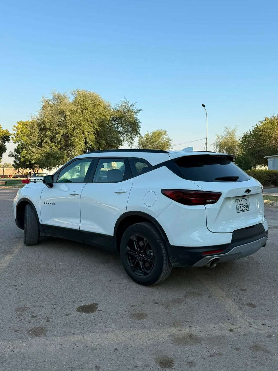 بلايزر 3LT 
2024. 
حادث. بسيط. 
ماشية. 24 الف فقط. 
 بدون ايرباك. 
بغداد اليرموك 
***********
صور الحادث. مرفقة
