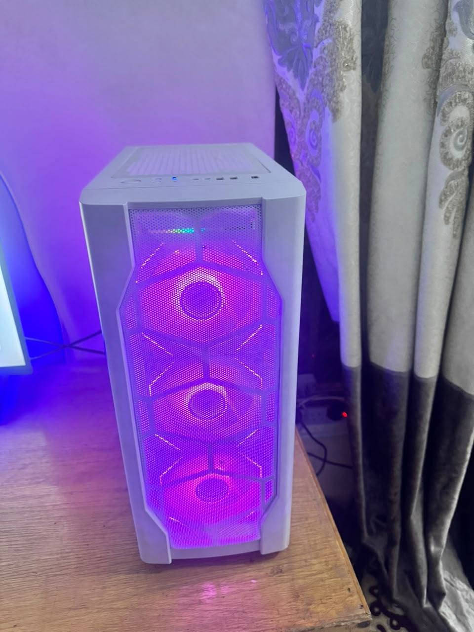 السلام عليكم
تجميعه pc مستخدمه للبيع
السعر 750٠ الف  وبيه مجال للطيبين  
مواصفاته:
هارد ssd477GB
المعالج AMD Ryzen 7 2700X Eight-Core Processor
كرت الشاشه RTX 3050
وندوز 11 برو 64bit
 رام 16GB
للأستفسار : ***********
