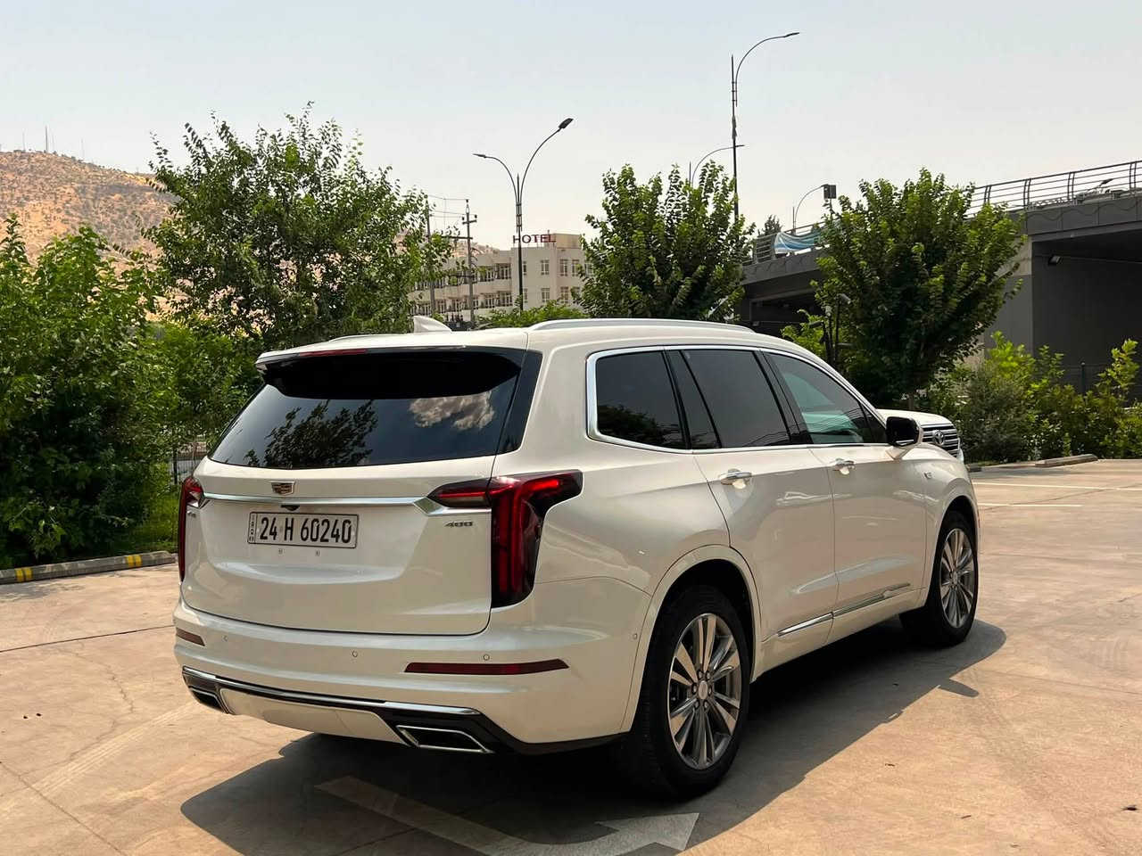 كاديلاك XT6 موديل 2022 
محرك 6 سلندر 3600
فئة بريميوم لاكجري 
السعر 290 بيها مجال 
رقم واتس ***********
داخل ملكي قهوائي اسود 7 مقعد
سنوية عظم جديد لحد 2030
حادث فقط جاملغ و الباب صائق PDR بدون صبغ
ماشي 63 ميل
صور حادث موجود
السيارة فول مواصفات، 
ايرباك بس برده وراجع شريكة سيستم
• ماوس للتحكم بالشاشة
• ستيرن هتير
• كشنات خزن ميموري
• كشنات تدفئة
• كشنات اهتزاز للتنبيه من الاصطدام
• كشنات أمامية كهربائية
• كشنات خلفية تصعد وتنزل كهرباء
• جنطة كهرباء وتفتح بالقدم
• حساسات أمامية وخلفية
• رادارات جانبية
• داتا شو لعرض تنبيهات الاصطدام
• 4 وضعيات قيادة
• 2 ويل / 4 ويل / نورمل / سبورت
• هاند بريك إلكتروني
• بانوراما
• تبريد مركزي 3 قطع
• لايتات LED
• مرايات شفط وإشارات بالمرايات
• منافذ USB و Type-C بكل مكان
• نظام صوت Bose
 
 ***********
