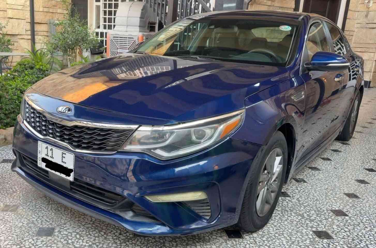 السلام عليكم ..
للبيع كيا اوبتما LX ٢٠٢٠ نص مواصفات امريكي حادث بسيط بدون ايرباك بدون اي دواخل بدون تبديل 
سيارة جديدة جداً بدون اي نقص محرك ٢٤٠٠ مكفول 
رقم بغداد مشروع وطني سنوية ب اسمي ( صور حادث بالمنشور)
المواصفات :-
١- شاشة كبيرة 
٢- رادارات جانبي وامامي 
٣- فول تحكم ستيرن 
٤- كامرة + حساسات 
٥- ماشية ٦٥ الف ميل 
٦- محرك ٢٤٠٠ مكفول
٧- ويل ١٩ + تخم تاير جديد 
وباقي المواصفات المعروفة للاوبتما 
ملاحظة ( السيارة ليبل واحد بدون اي تبديل صبغ فقط بنيد )) 
عنواني بغداد حي الجامعة
السعر ١٢٠ ورقة 
***********

نص مكتوب في الصور:
- BidCars
- 2020 KIA OPTIMA LX