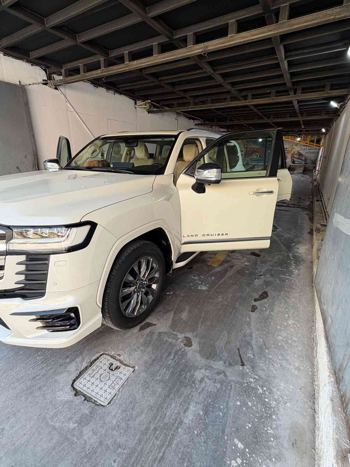 السلام عليكم
للبيع | تويوتا لاندكروزر VX Limited 2024 SAS
 لاندكروزر VX Limited – موديل 2024 – SAS

اهم المواصفات:
• 4 كاميرات
• حساسات امامية وخلفية
• كراسي امامية وخلفية تبريد وتدفئة
• كراسي كهربائية مخمل
• دفع رباعي 4×4
• محرك V6 سعة 4.0 لتر
• قير اوتوماتيك 6 سرعات
• مواصفات VX Limited

✅ السيارة نظيفة جدا وحالتها ممتازة
✅ مكفولة من الحادث والطخة
✅ جاهزة للفحص بأي مكان

💰 السعر: 7 شدات و8 اوراق — بيها مجال
📍 كربلاء
📞 ***********
الفحص مفتوح بأي مكان.
