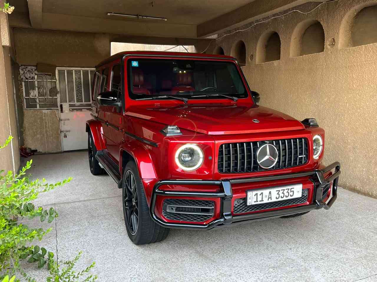 السلام عليكم مارسدس جي وكاله BCM 63  سيارة فول مواصفات داخلها احمر مكفوله كفاله عامة شرط الفحص سيارة بعدها بحاله الوكاله كلش جديدة عليها رقم مميز مكاني الكرخ حي الجهاد الضباط للاتصال ***********

