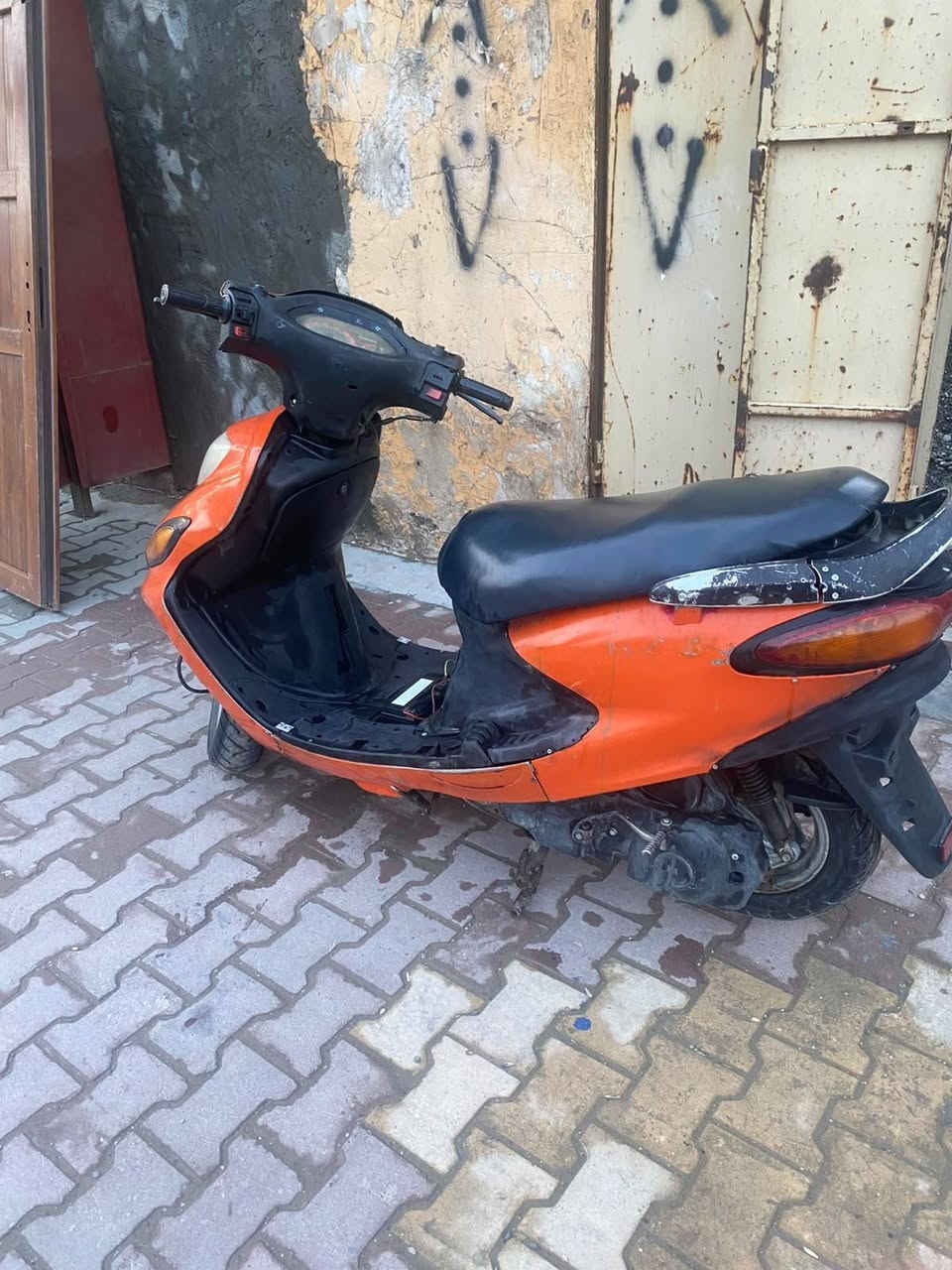 دراجه دولفين للبيع نضيف مثل ماهوه مكينتها مجفت جديد سعر ها 300 بي مجال  اذا انت شراي تعال نتفاهم ***********
